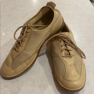 Geox Cream Respira Faux Leather/Canvas lace up Sneakers with Rubber sole size 7